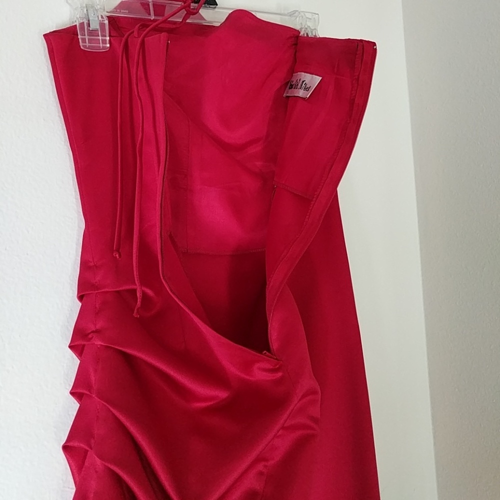 Dress - Picture 8 of 8